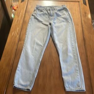 American Eagle Distressed Jeans Size 2 Short